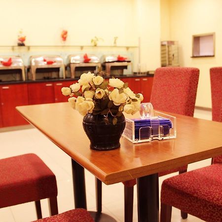 Hanting Express Shanghai Jinqiao Middle Yanggao Road Exterior photo